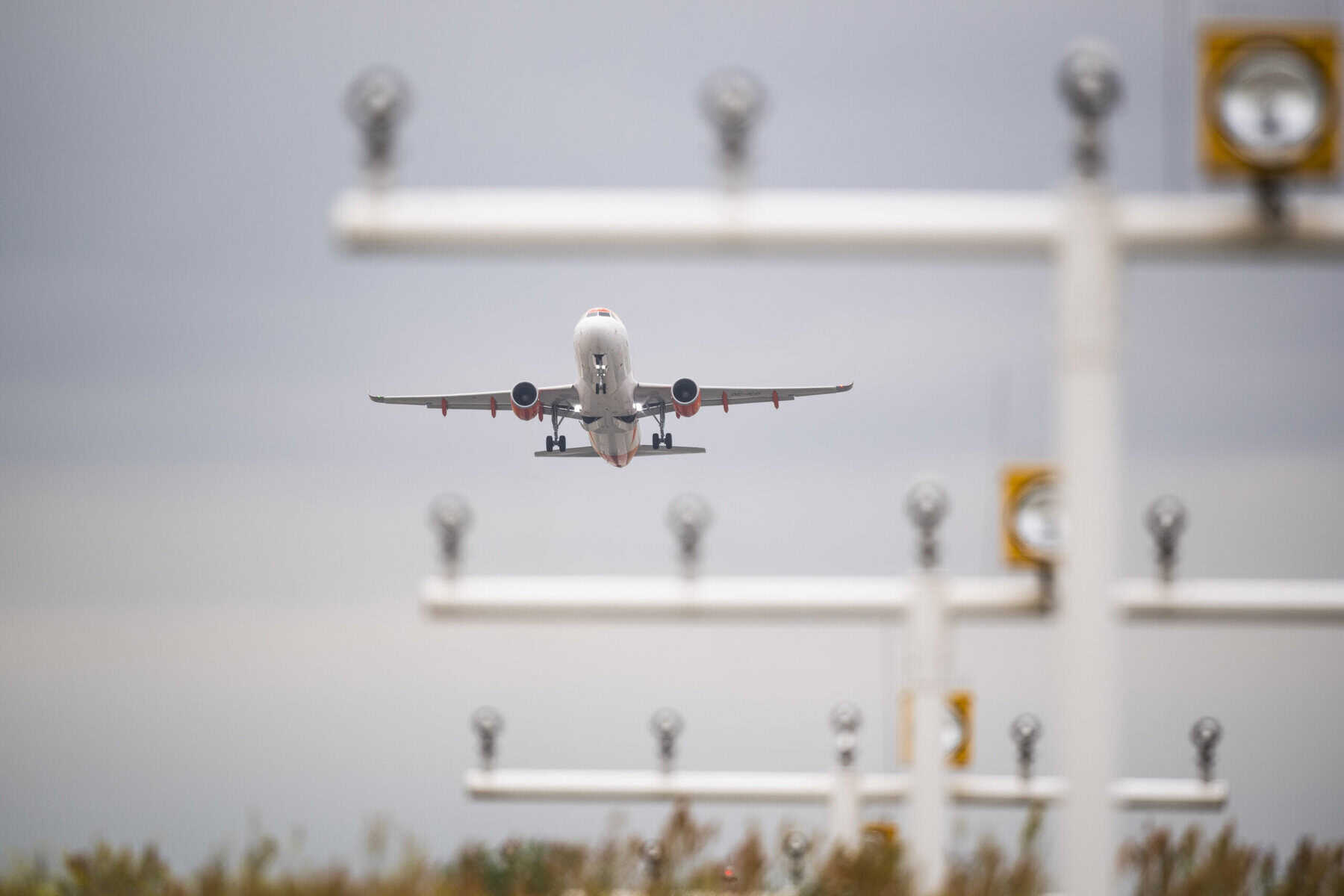 Immer weniger Abschiebungen: Radikale Gefährder bleiben in Deutschland