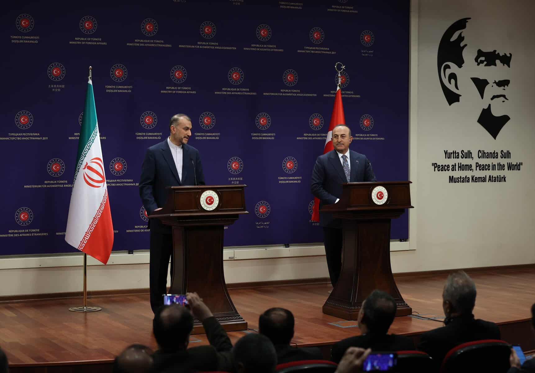 Çavuşoğlu über Schwedens Puppen-Entscheidung: „Völlig absurd“