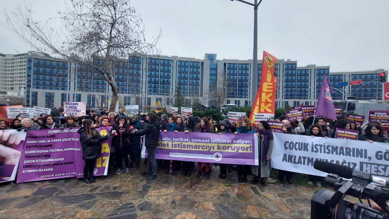 Missbrauchsprozess in der Türkei: Sektenführer ließ Sechsjährige mit einem Anhänger heiraten