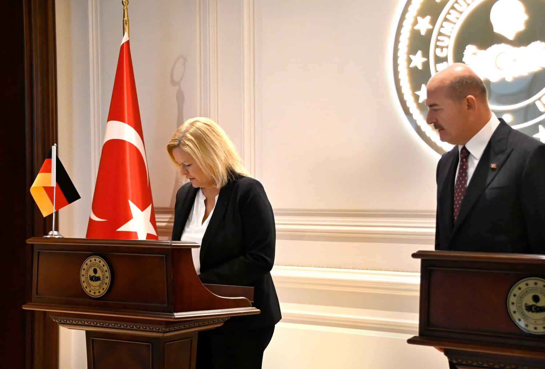 Faeser in Ankara: Deutschland und USA unterstützen türkische Angriffe