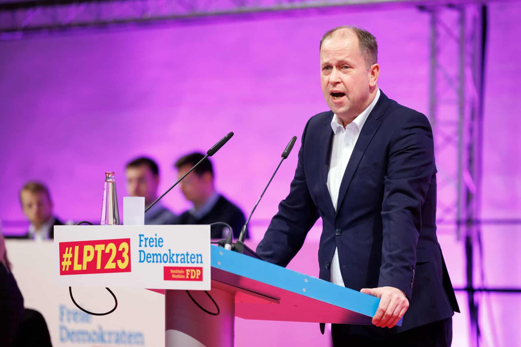 Stamp tritt Posten als Sonderbevollmächtigter für Migration an