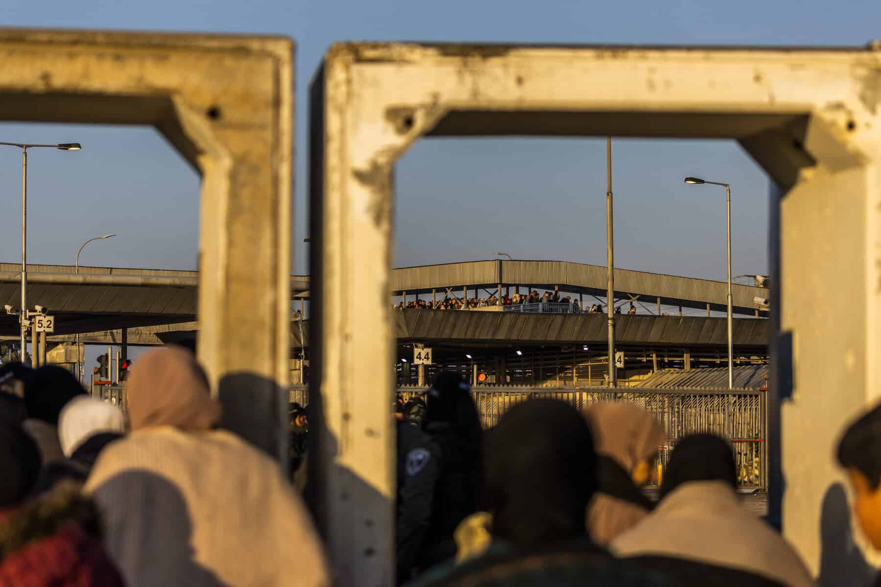Über Hunderttausend Muslime beim wohl letzten Ramadan-Freitagsgebet in Jerusalem