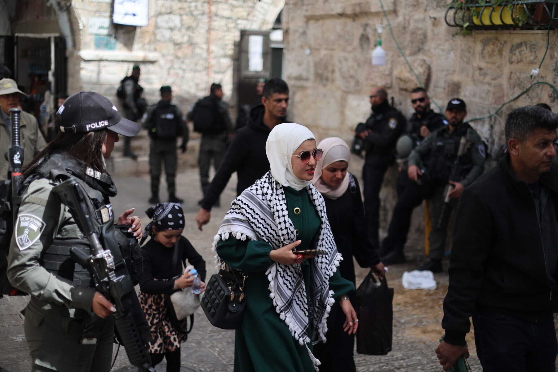 Lage in Nahost unberechenbar: Schwere Angriffe aus Libanon und Israel