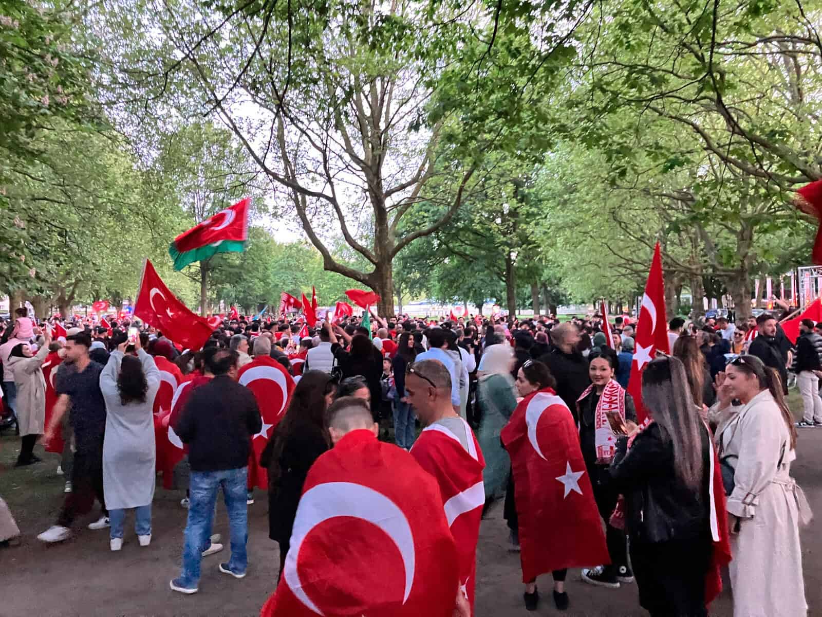 Erdoğan-Sieg: Frust, Freude und viele Fragen unter Deutsch-Türken