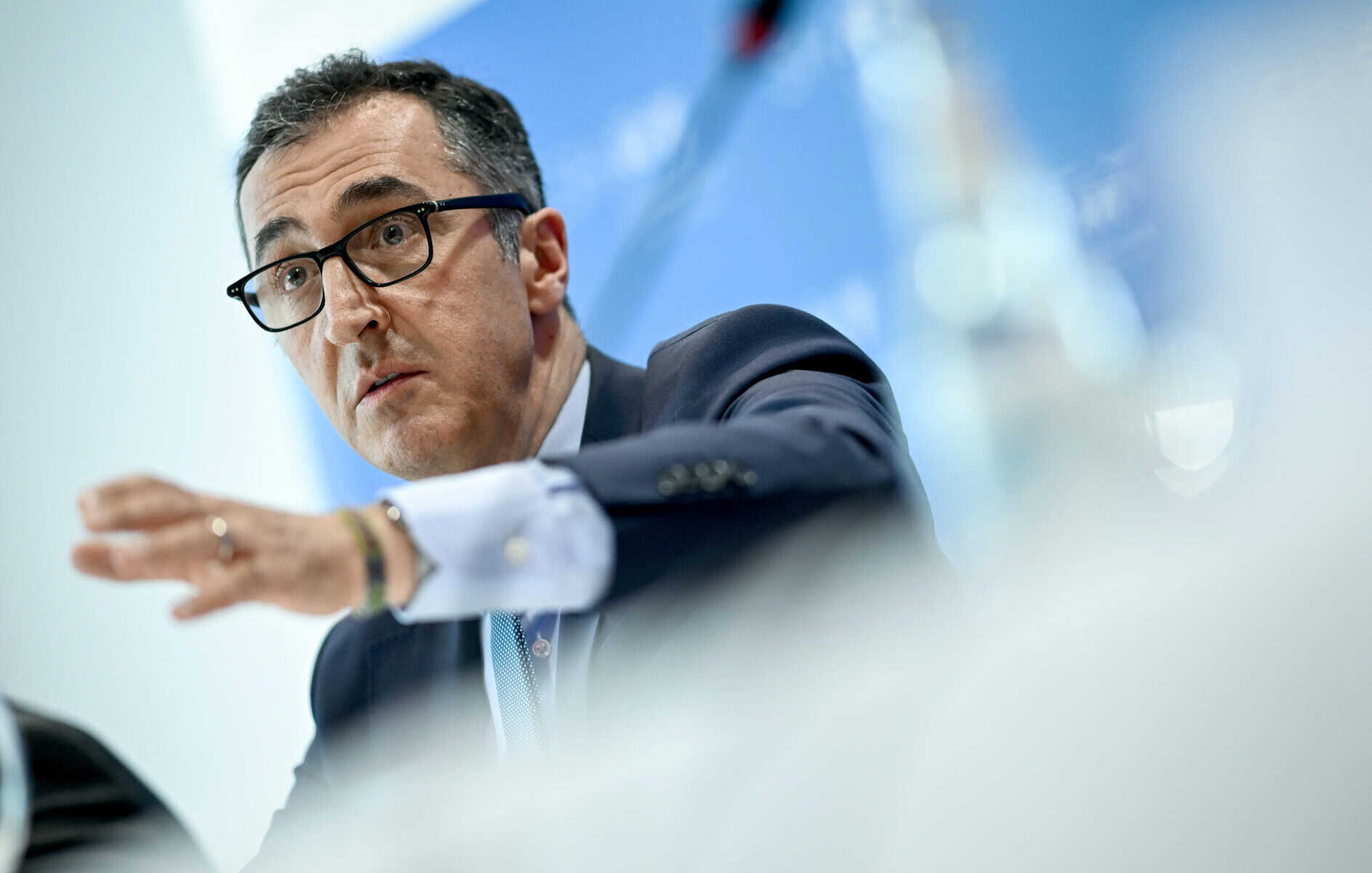 Özdemir kritisiert deutsche Migrationspolitik insbesondere gegenüber Deutsch-Türken