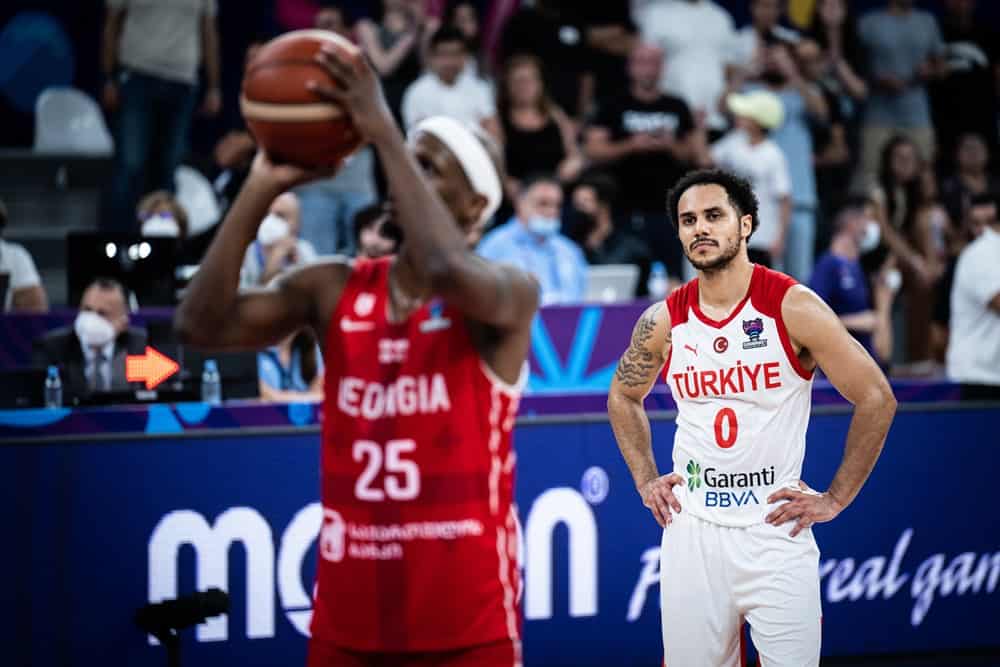 Schlägerei und Schiedsrichter-Skandal: Türkei droht mit Ausstieg bei Basketball-EM