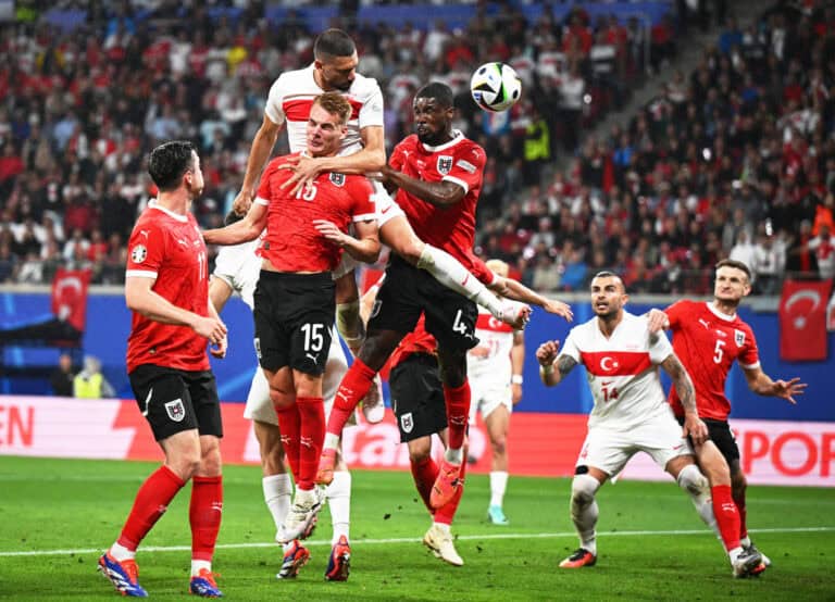 Eklat um Wolfsgruß: UEFA sperrt Türkei-Abwehrspieler Demiral