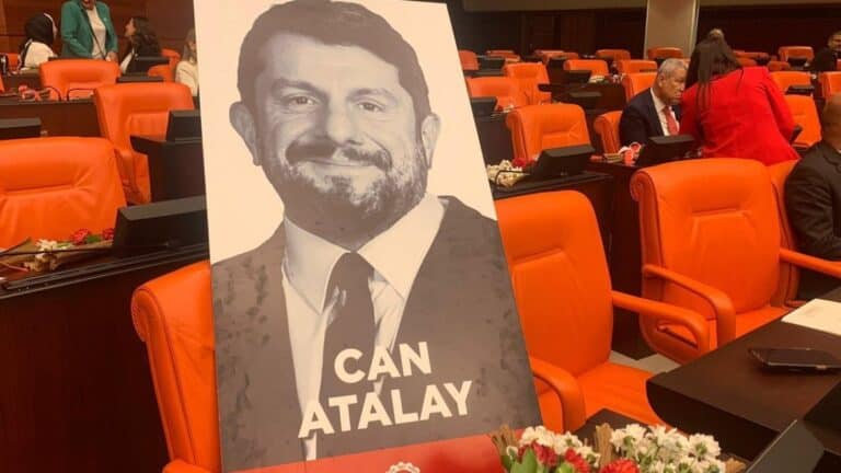 Türkischer Menschenrechtsanwalt Can Atalay verliert Mandat