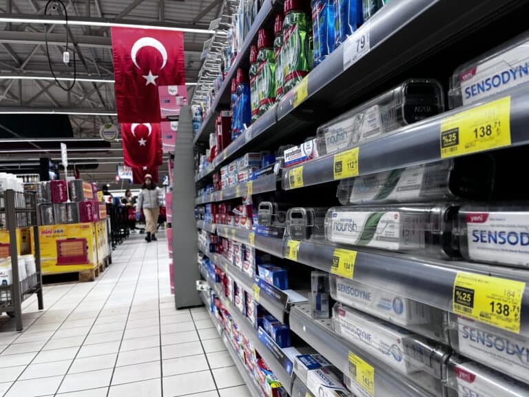 Inflation in der Türkei geht zurück, bleibt aber weiter sehr hoch