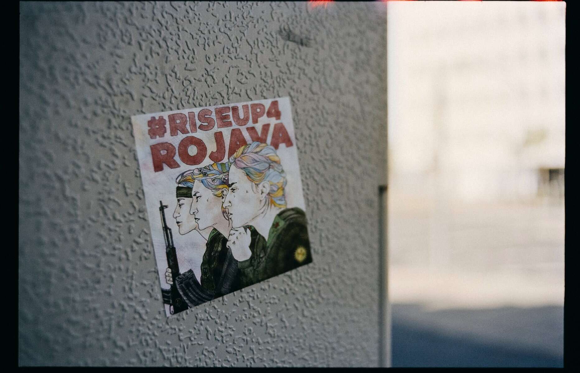 Zehn Jahre Rojava: Bedrohtes Demokratie-Experiment in Nordsyrien