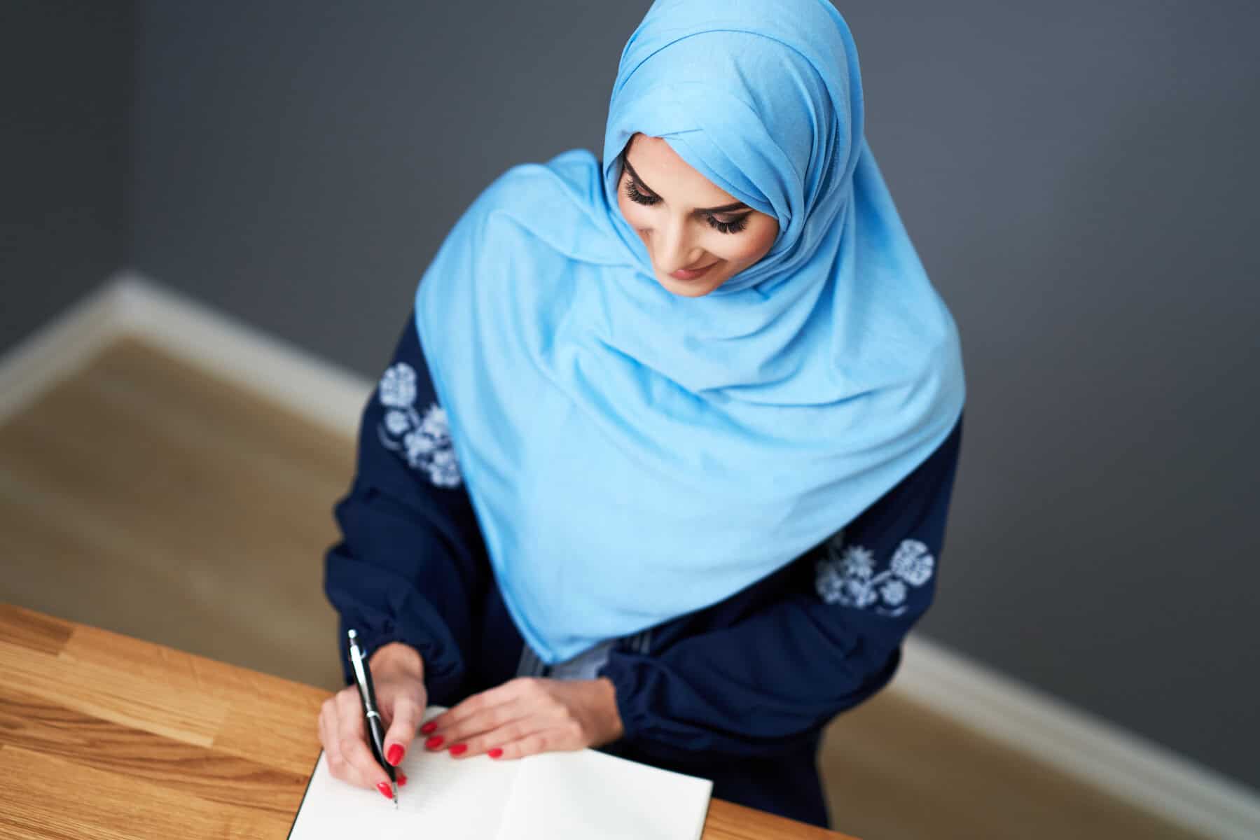 Verfassungsgericht: Land Berlin darf Kopftuch nicht verbieten