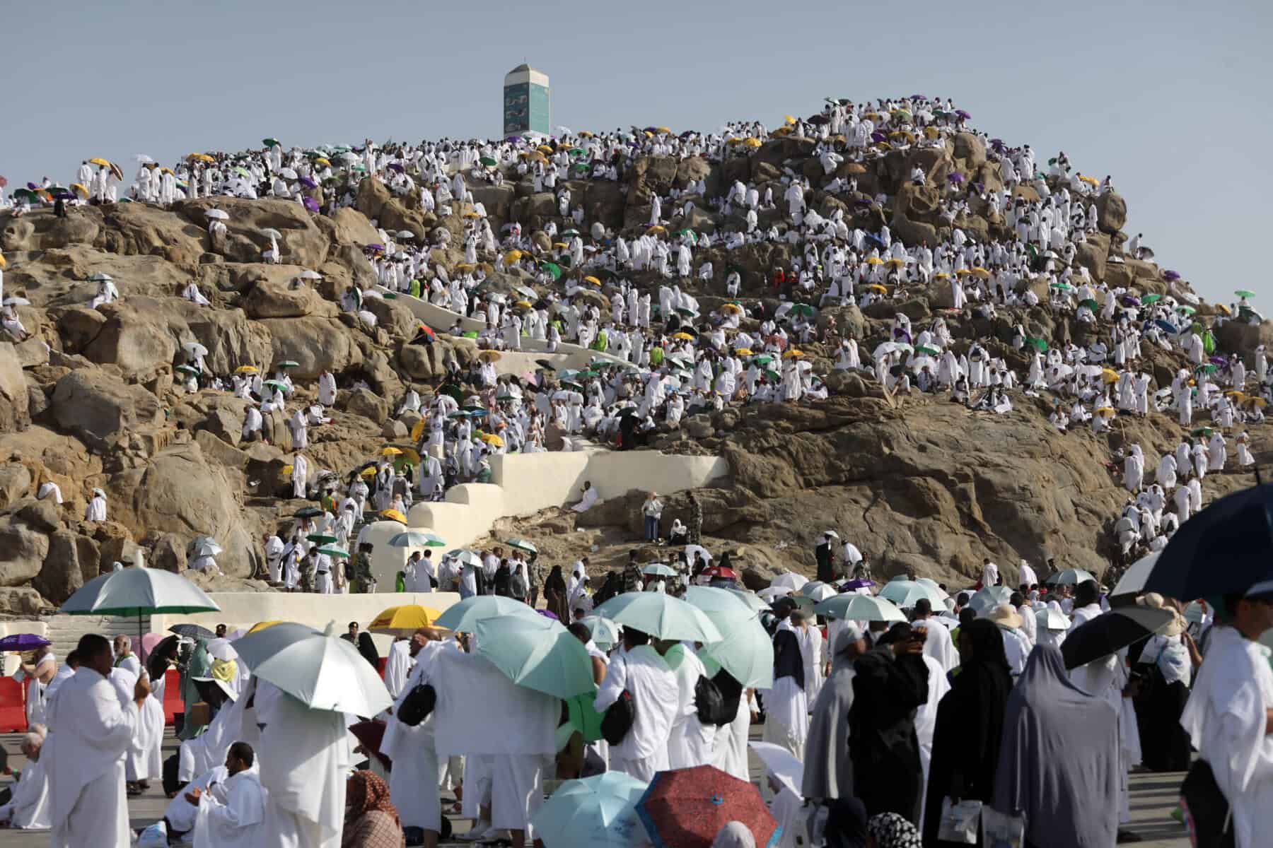 Höhepunkt des religiösen Lebens: Hadsch-Pilger beten auf Berg Arafat