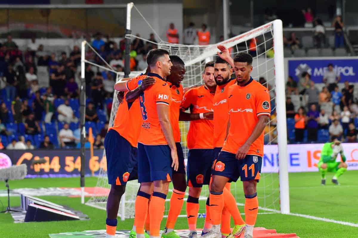 Auftakt für türkische Teams: Başakşehir mit Kantersieg, nur Trabzon verliert