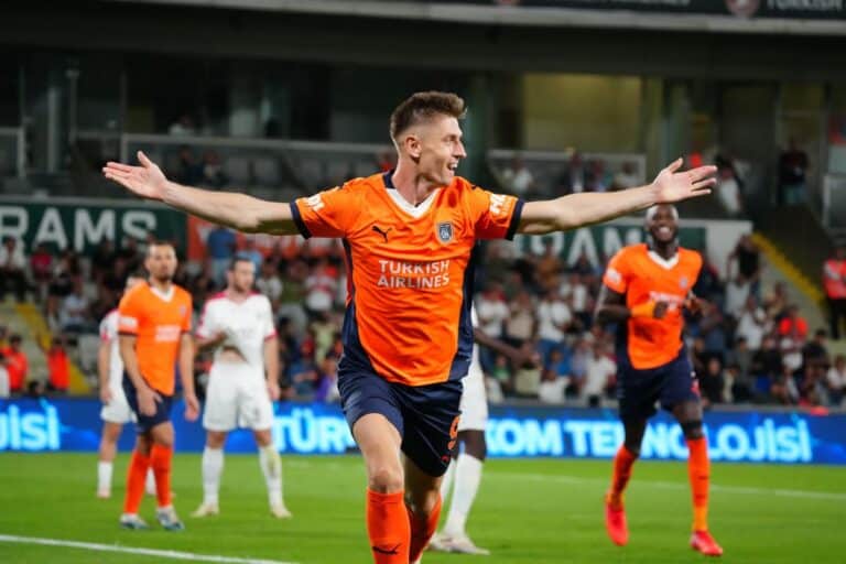 Başakşehir zieht souverän in die UEFA Conference League ein