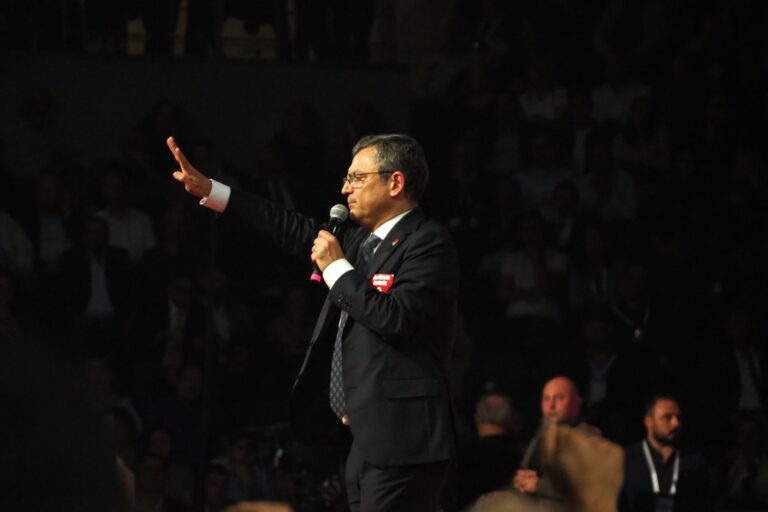 Wie Özgür Özel die CHP verändern will